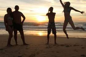 Найди Меня Мама На Фото Крайняя Справа